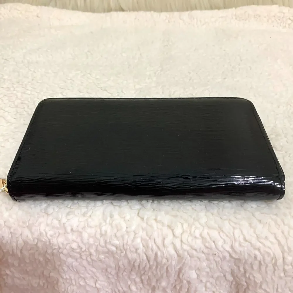Black Wavy Texture Striated Patent Leather Zip Around Continental Clutch Wallet